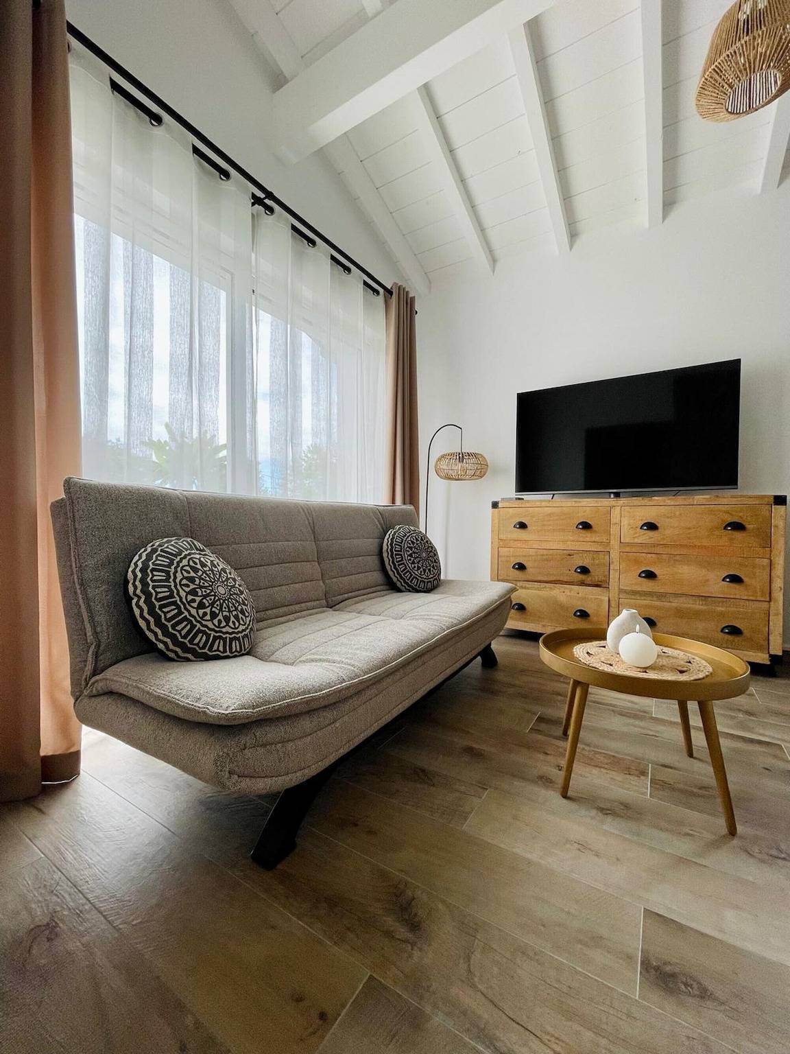 Maison de Vacances 'Le Jardin D’Opporak' avec Vue sur la Montagne, Wi-Fi et Climatisation in Souraïde, Région de Bayonne