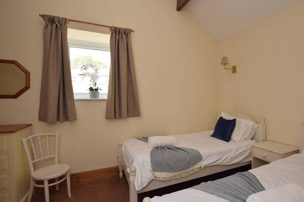 3 Bed in Ashford In The Water (oc-pk501) in Ashford in the Water, Derbyshire