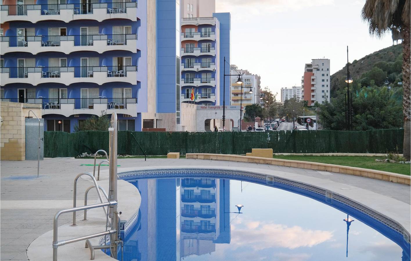 Ganze Ferienwohnung, WiFi-Rückzug am Pool in der Nähe von Playa de Torreblanca in Los Boliches, Fuengirola