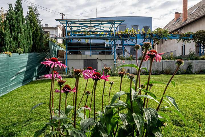 Hôtel pour 4 personnes, avec Terrasse et Jacuzzi ainsi que Jardin et Sauna à Prievidza