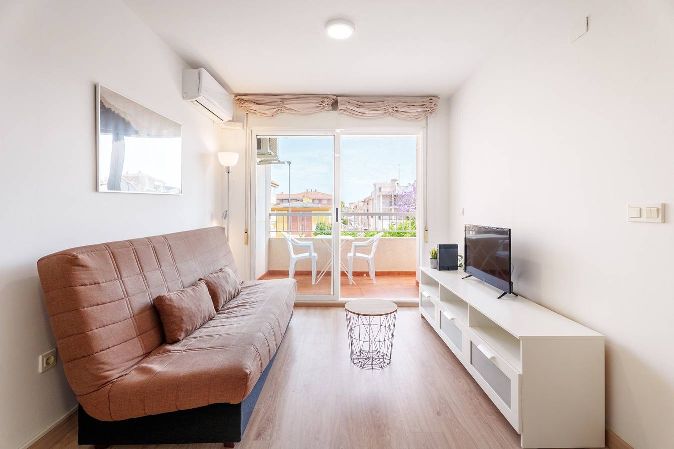 Apartamento entero, Apartamento 'Lopimar Jose Segrelles' con terraza privada, a unos pasos de la playa in Canet de Berenguer, Costa de Valencia