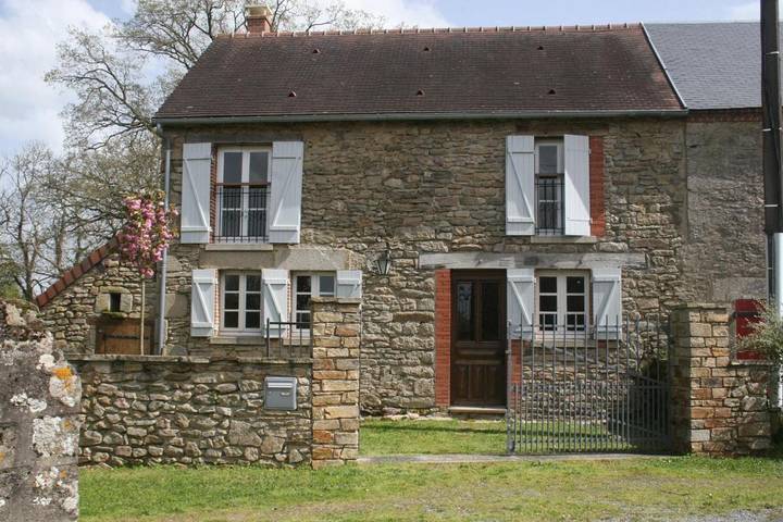 Location de vacances pour 6 personnes, avec jardin et vue à Saint-Plantaire - 2