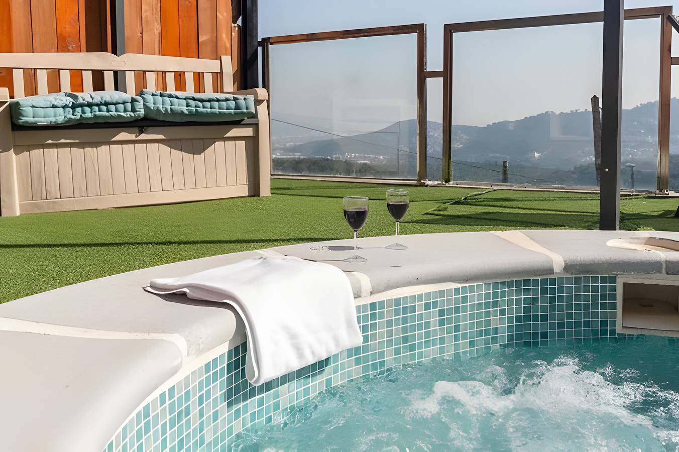 Villa 'Camarassa' avec vue sur la mer, Wi-Fi et climatisation in Cervelló, Barcelone l'intérieur des terres