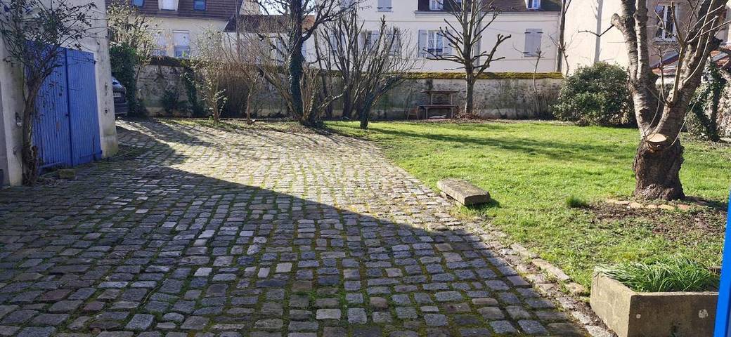 Location de vacances pour 18 personnes, avec piscine et jardin à Chessy - 2