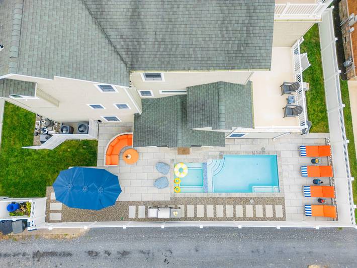 Holiday home for 15 people, with ocean view and balcony as well as garden and pool, child-friendly in New Jersey