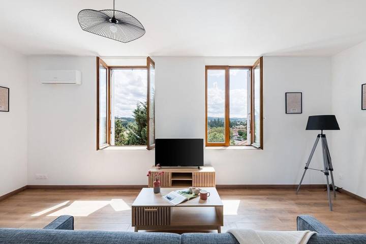 Gîte pour 2 personnes, avec terrasse à Saint-Just-Saint-Rambert - 2