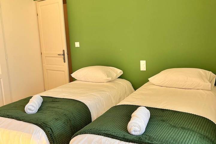 Location de vacances pour 15 personnes, avec Jardin à Argences - 4