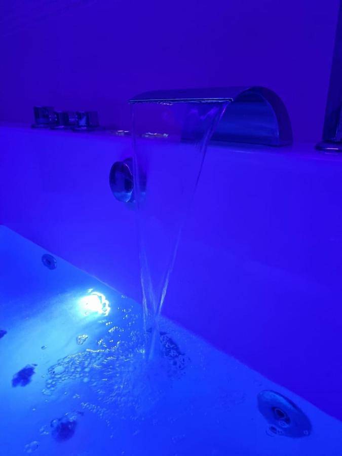 Gîte pour 2 personnes, avec jacuzzi et balcon dans Office De Tourisme De Millau - 4