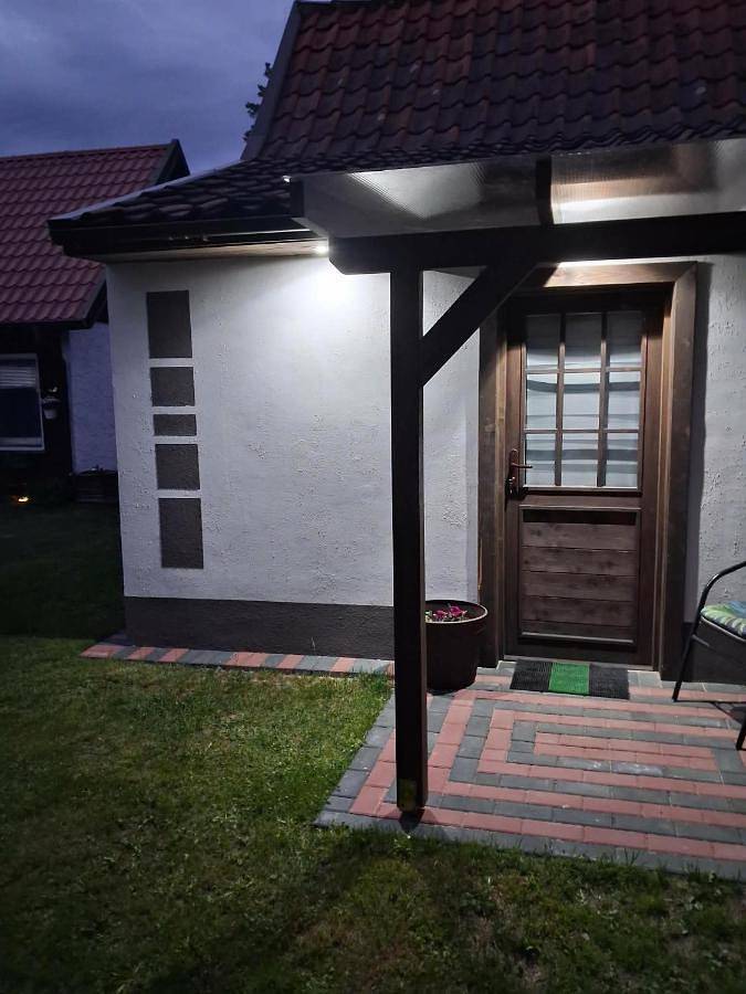 Apartament wakacyjny dla 2 osób, z Jacuzzi i Taras oraz Ogród i Basen w Ruciane Nida
