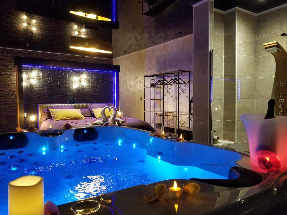 Appartement entier, Suite avec Jacuzzi - Clim - Terrasse - Wi-Fi in Agde, Côte d'Améthyste
