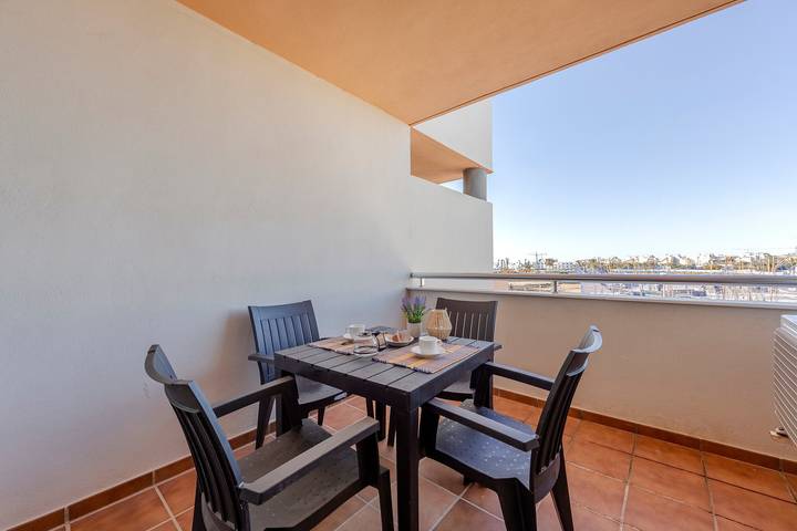 Entire apartment, 'Rincón De Almerimar Palm Beach Golf' Apartment with Pool, Wi-Fi, Air Conditioning in Almerimar, El Ejido