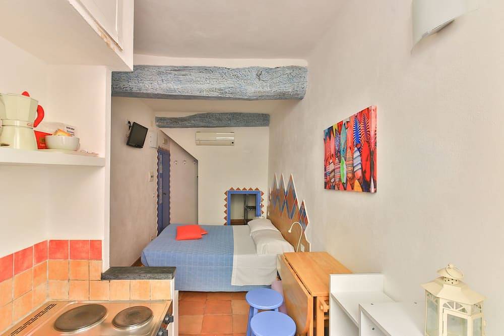 Room with private bathroom in the heart of Riomaggiore - Cinque Terre in Riomaggiore, Commune de Riomaggiore