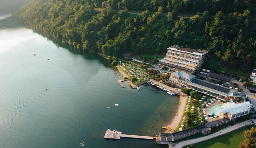 Hotel für 4 Personen, mit Balkon und Whirlpool sowie Terrasse und Garten