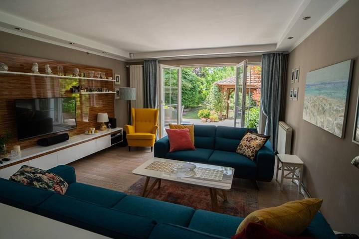 Ferienhaus für 6 Personen, mit Garten und Ausblick in Belgrad