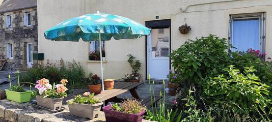Chambre d’hôte pour 3 personnes, avec terrasse à Locarn