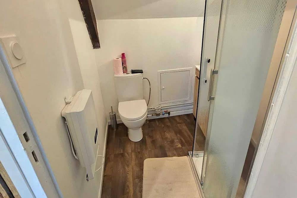 Entire apartment, Homerez - Cozy Studio in Montluçon - 19 m² with handy amenities in Montluçon, Montluçon region