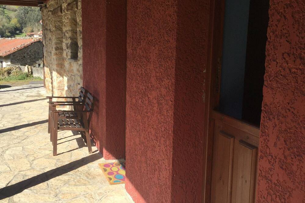 \"The Interior of Gaia\" ist ein Ort, an dem man sich verlaufen kann. in Parres, Costa Verde (Spanien)