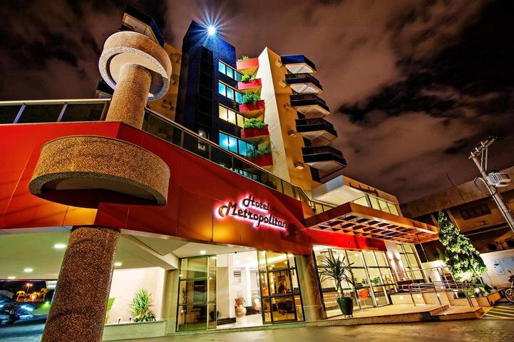 Hotel para 4 pessoas, com vista e piscina, com animais de estimação - 1
