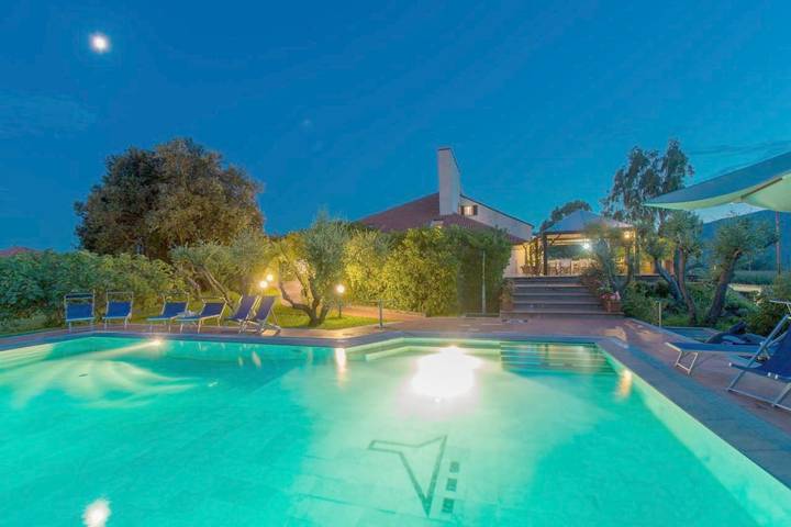 Hotel für 3 Personen, mit Terrasse und Garten sowie Pool in Fiumaretta di Ameglia