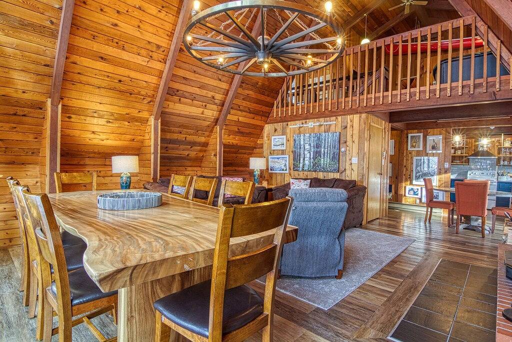 Das Hotel liegt gegenüber vom Upper Village! in Panorama