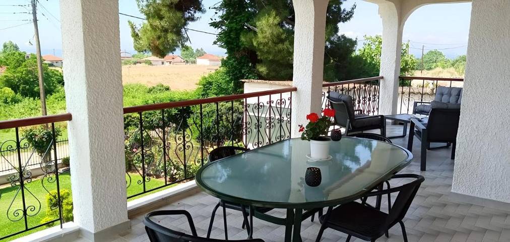 Location de vacances pour 5 personnes, avec jardin et vue dans Nea Kallikratia - 2