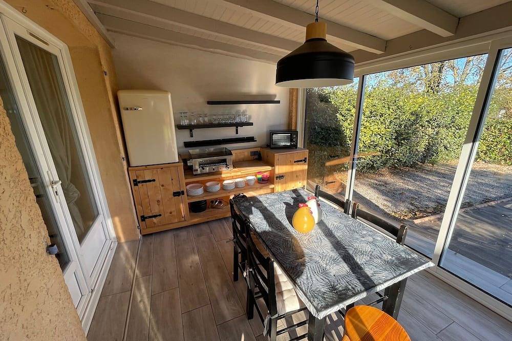 Maison de Vacances Cosy Pour 4 à 6 Personnes à Vidauban, à 30 Minutes de la mer in Vidauban, Draguignan region
