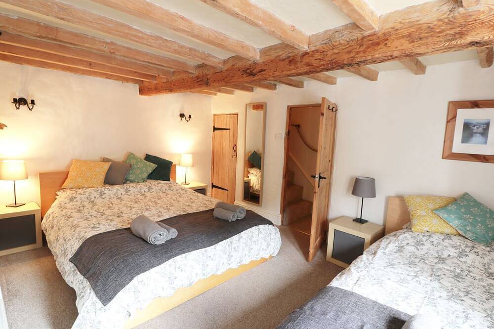 Holly Cottage, pet friendly, with open fire in Cromford in Cromford, Derbyshire