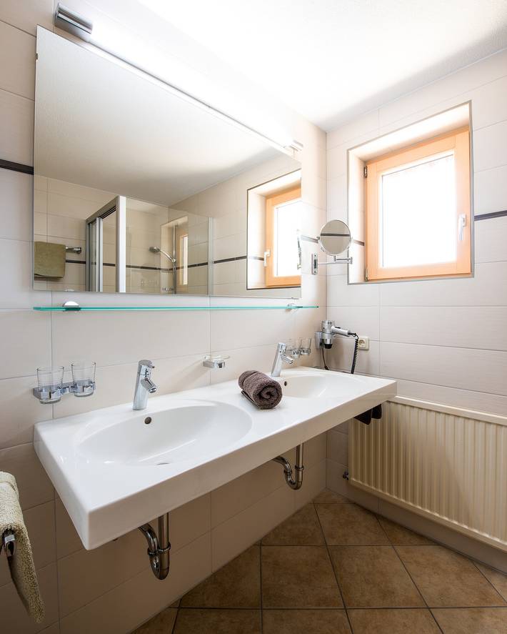 Ferienwohnung für 2 Personen, mit Terrasse und Garten sowie Ausblick in Serfaus - 2