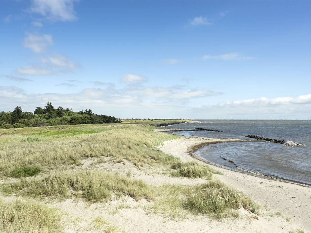 "Hughe" - 300m from the sea in Hyldtofte Østersøbad, Rødby