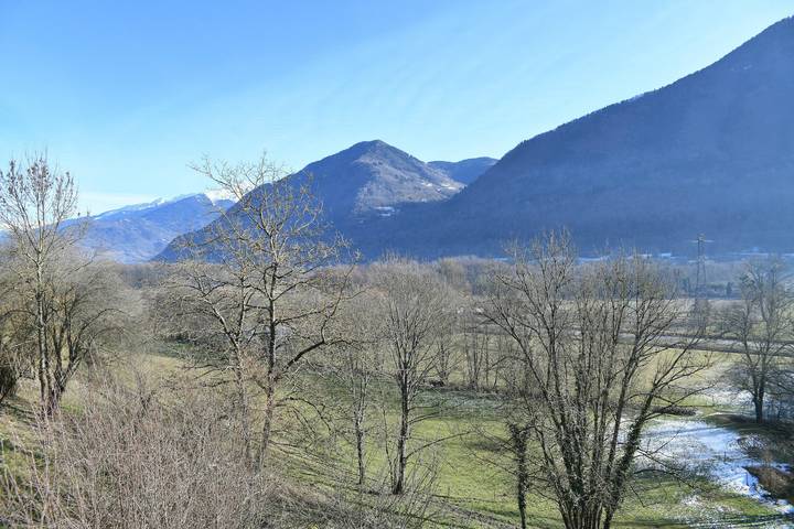 Habitación de huéspedes 2 con piscina compartida, jardín común y Wi-Fi in Betton-Bettonet, Chambéry region