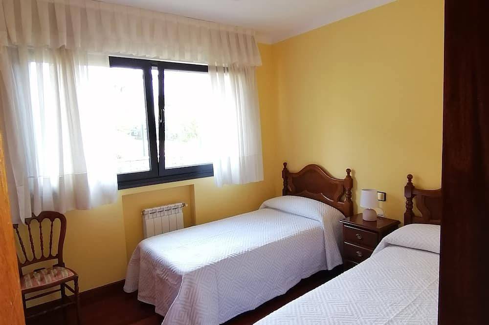 House in Llanes ideal for vacations or family getaways or with friends. in Llanes, Costa Verde (Spain)