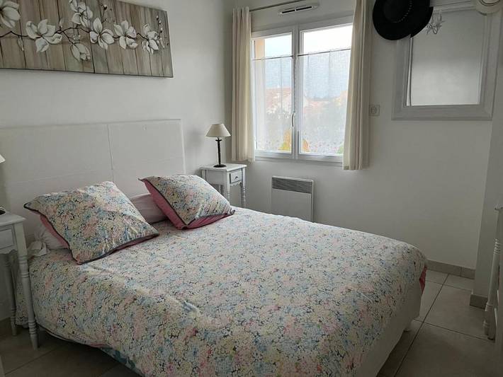 Chambre d’hôte pour 2 personnes, avec jardin et piscine ainsi que vue et terrasse, animaux acceptés aux Les Sables-d'Olonne - 2