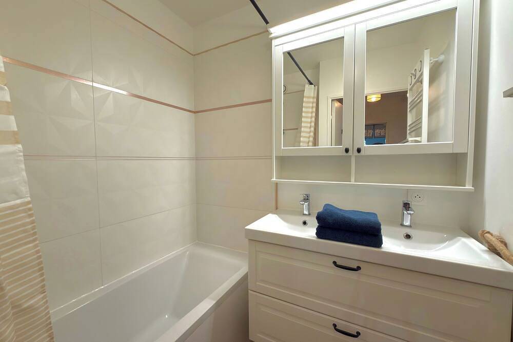 Entire apartment, Family Park - Parking - 6 pers - 5 mn Disney in Bussy-Saint-Georges, Seine-et-Marne