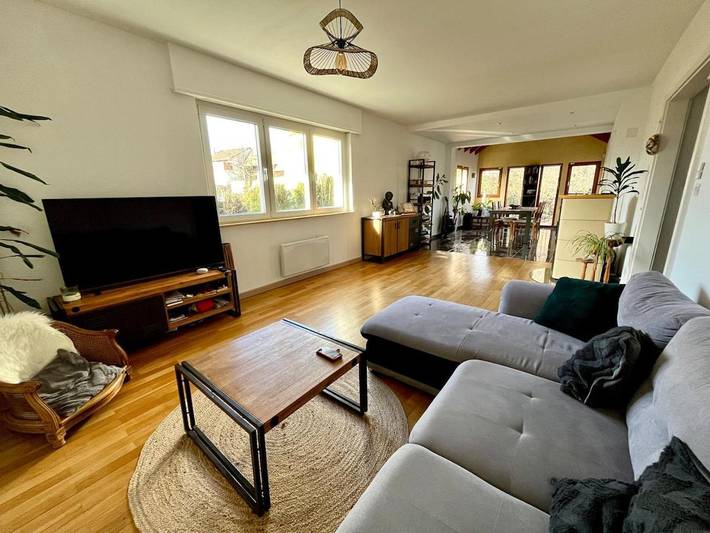 Location de vacances pour 8 personnes, avec vue et terrasse à Kembs