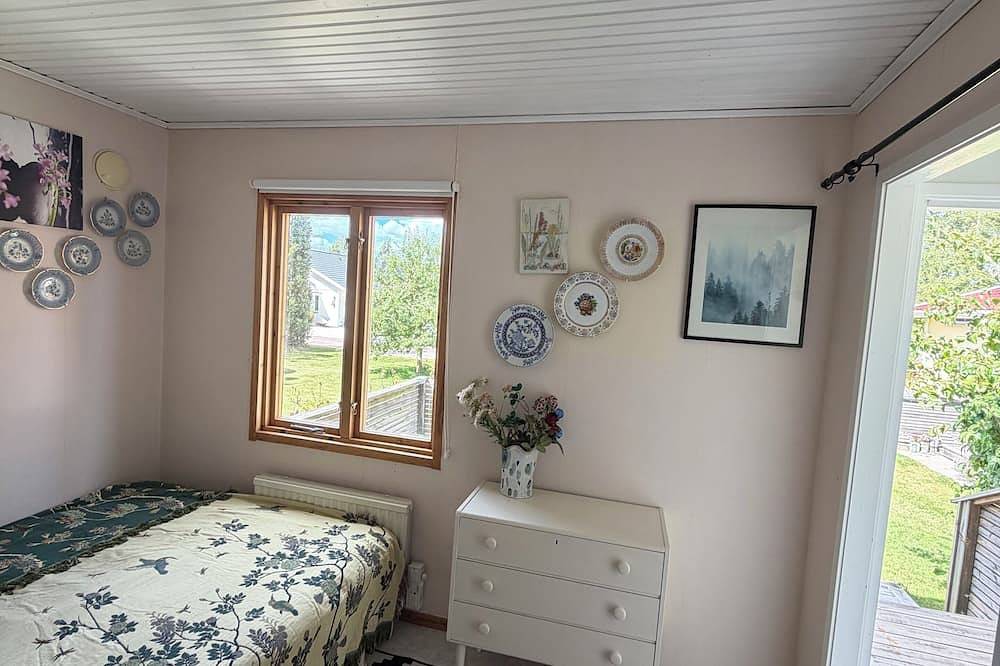Charmigt Villa bredvid sjön Örlen in Tibro, Västergötland