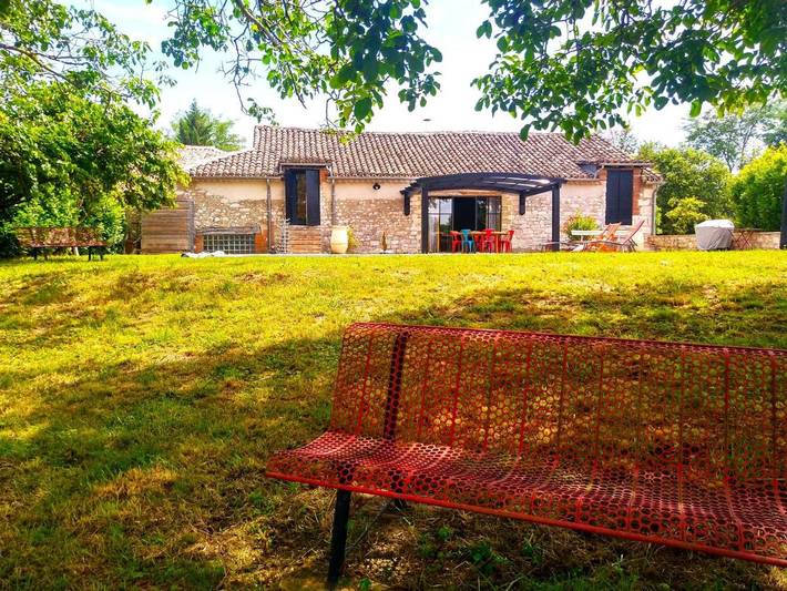 Location de vacances pour 8 personnes, avec jardin ainsi que vue et piscine à Cazes-Mondenard - 2