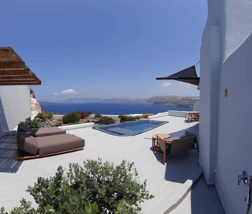 Avatar Suites in Akrotiri, Santorini