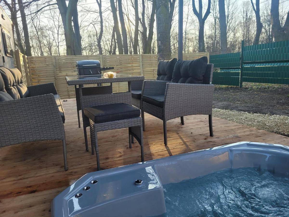Parkcity Spa Domek z jacuzzi w Parku Śląskim in Chorzów, Śląsk