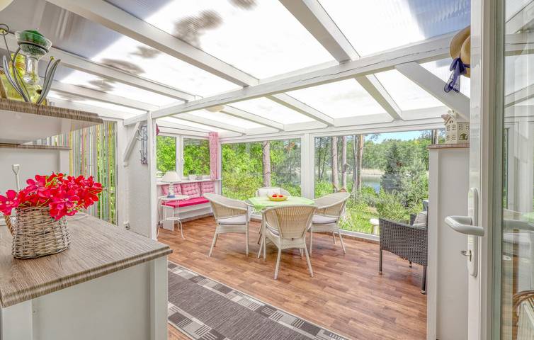 Apartment mit Seeblick, Garten, Terrasse und Parkplatz in Flecken Zechlin, Rheinsberg