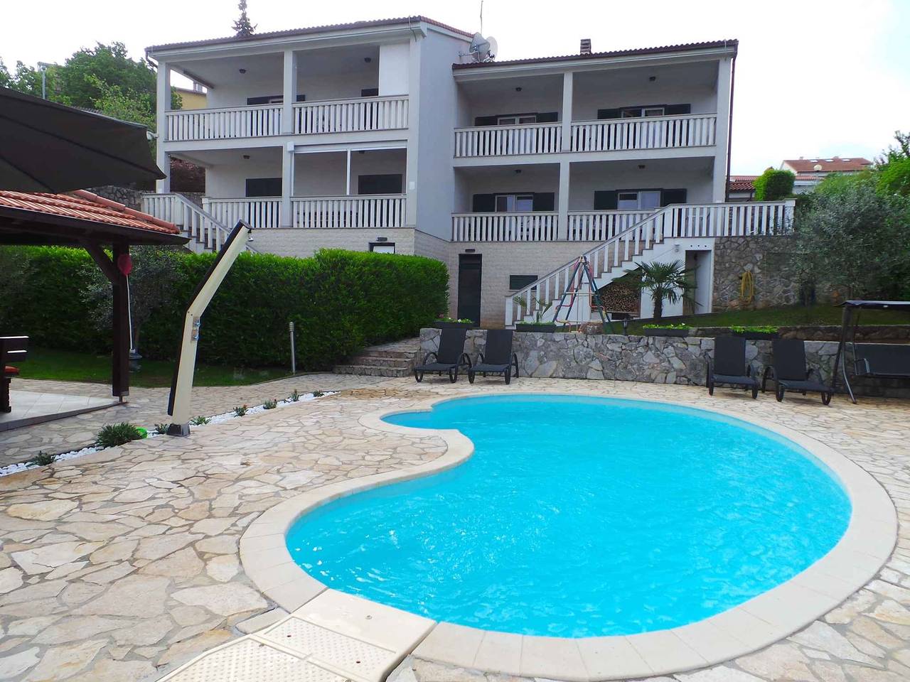Ferienhaus mit Pool 100 m vom Strand in Milcetici, Krk