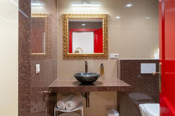 Hôtel pour 2 personnes, avec vue et terrasse, animaux acceptés à Prievidza - 2