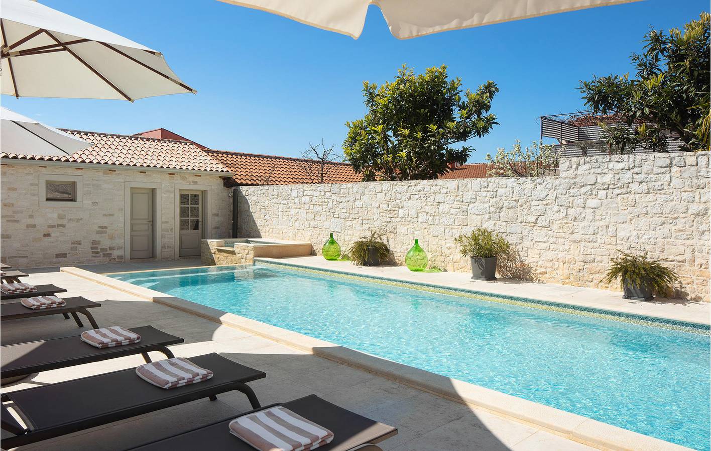 Reizende 1-Zimmer-Wohnung mit Pool in der Nähe des Zentrums von Visnjan und eines Restaurants in Visnjan, Općina Višnjan