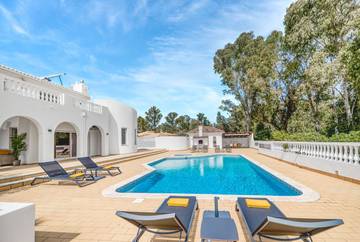 Villa voor 10 Personen in Alvor, Faro District, Afbeelding 1