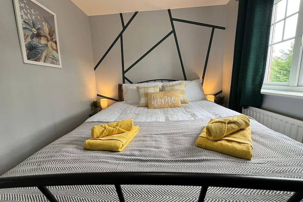 Charming House •  Central Location • Free Parking in Warwickshire