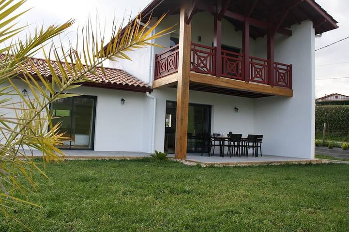 Gîte pour 6 personnes, avec balcon et jardin à Irouléguy