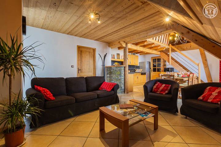 Gîte pour 6 personnes, avec jardin à Saint-Jean-d'Arves - 2