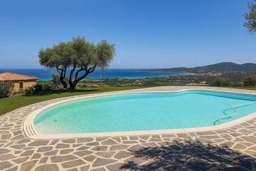 Ferienhaus für 6 Personen, mit Ausblick und Garten sowie Pool in Lu Fraili di Sopra