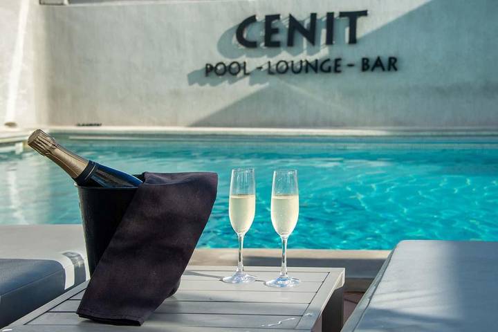 Ferienhaus, mit Balkon und Terrasse sowie Pool in Ibiza Stadt