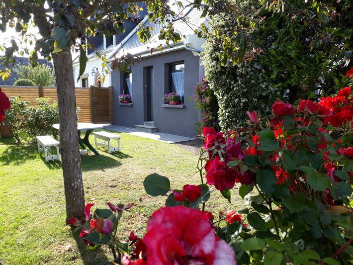Gîte pour 2 personnes, avec terrasse et jardin