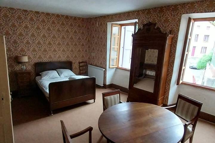 Large 200 m2 house with garden, terraces and courtyard. Florac Center. in Florac-Trois-Rivières, Cevennen